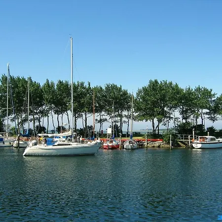 Kleine Meerzeit, Suesses Knusperhaeuschen Mit Kaminofen Holiday home Fehmarn