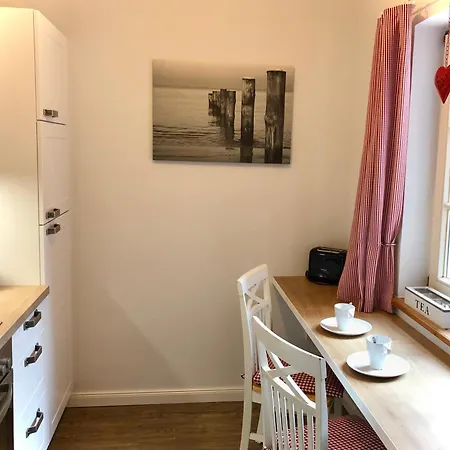 Kleine Meerzeit, Suesses Knusperhaeuschen Mit Kaminofen 펜션 페마른