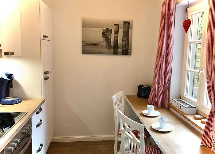 Kleine Meerzeit, Suesses Knusperhaeuschen Mit Kaminofen Vakantiehuis Fehmarn