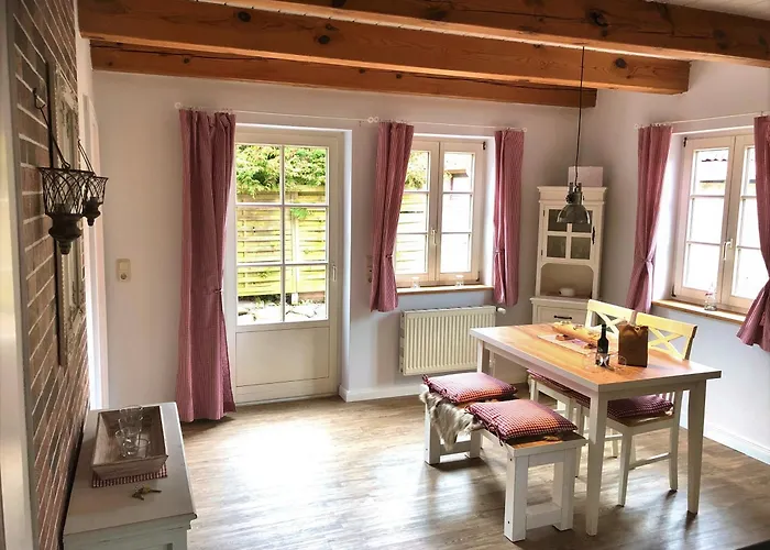 Vakantiehuis Kleine Meerzeit, Suesses Knusperhaeuschen Mit Kaminofen